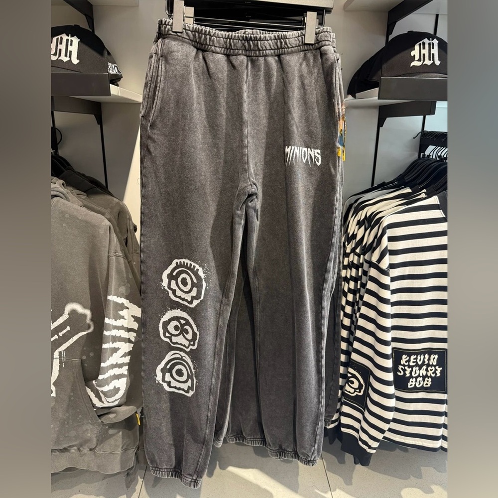 NWT Universal Lyrical Lemonade x Minions Rise of Gru Washed Sweatpants 2XL